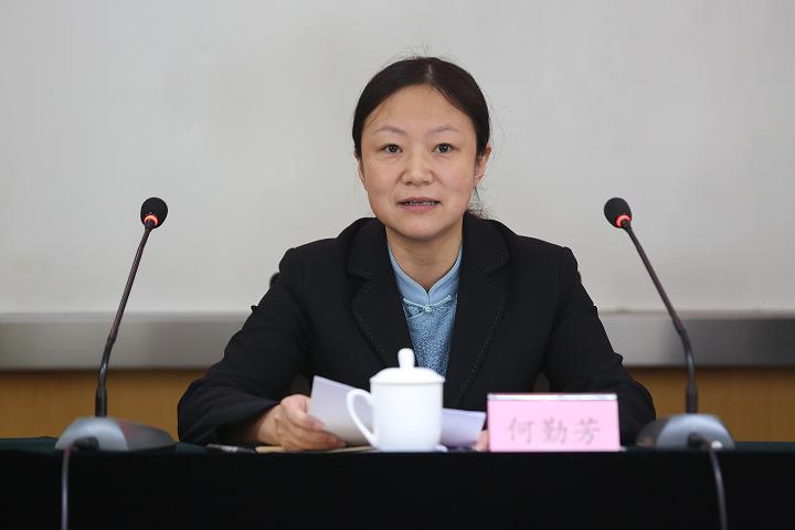 建设部住房保障司副司长李晓龙,人事司专业人才与培训处处长何志方